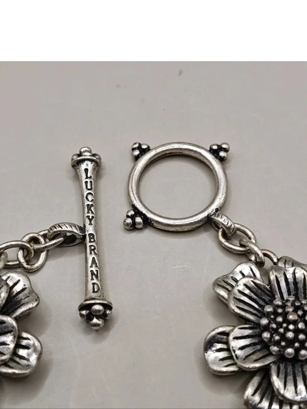 Lucky Brand Daisy Sunflower Links Toggle Bracelet Antiqued Silver Tone 3D Flower